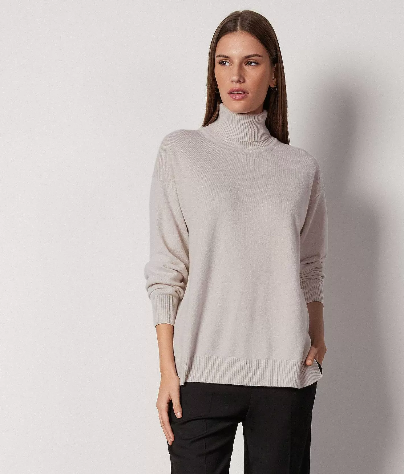 Falconeri Dolcevita In Cashmere Ultrasoft Con Spacchi Shop