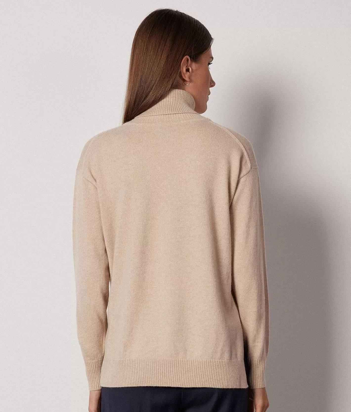 Falconeri Dolcevita In Cashmere Ultrasoft Con Spacchi Store