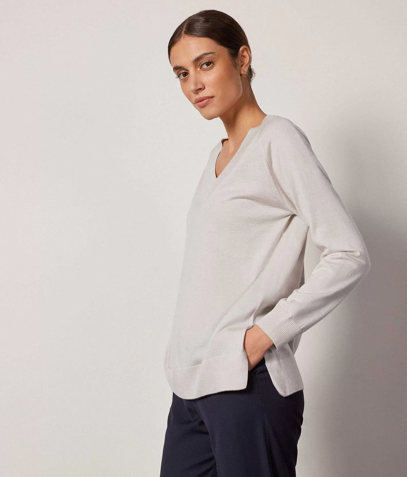 Falconeri Maglia Scollo V In Cashmere Ultrafine Online