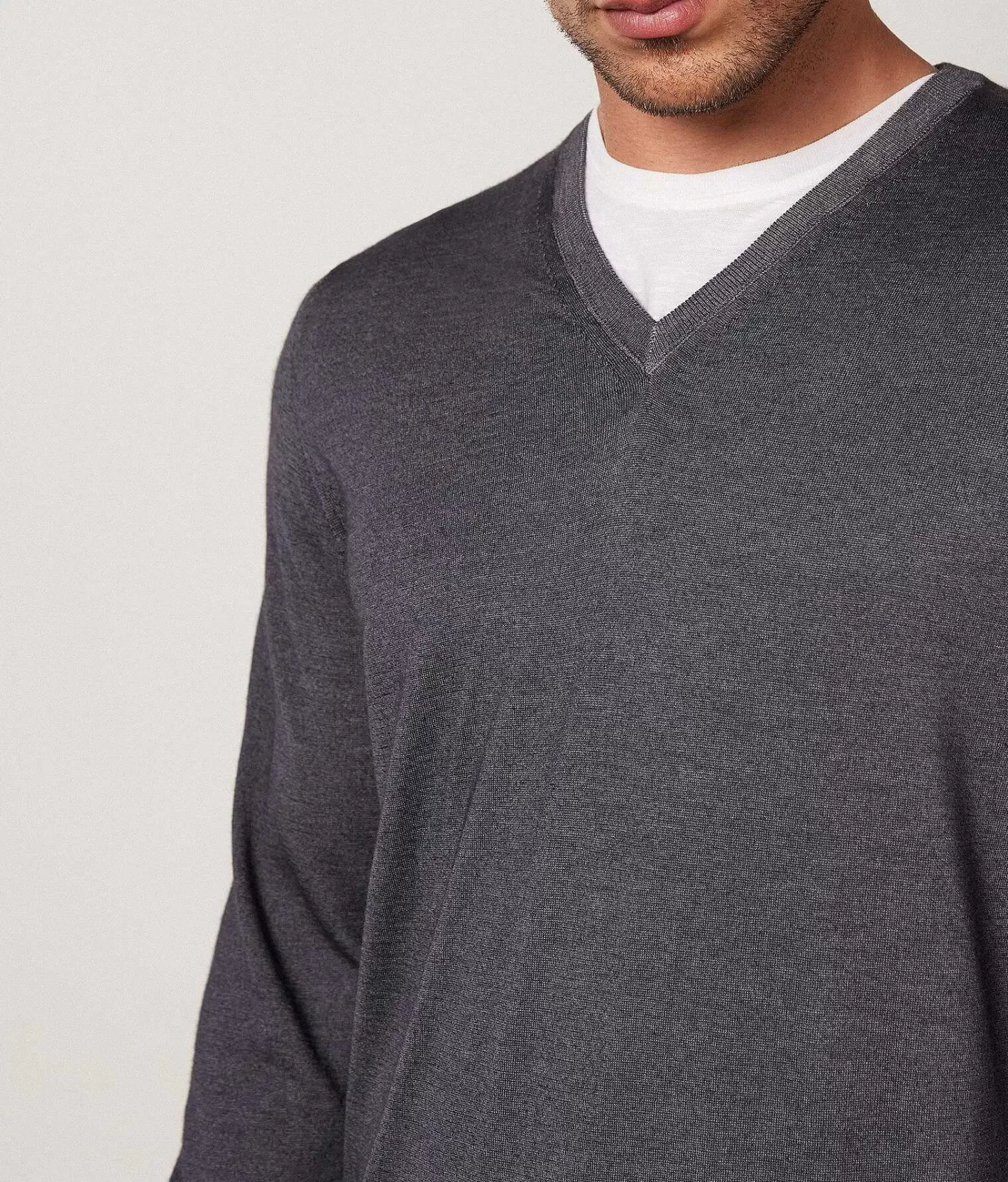 Falconeri Maglia Scollo V In Cashmere Ultrafine Outlet